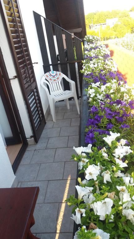 Guesthouse Tomas Catrnja Exterior photo