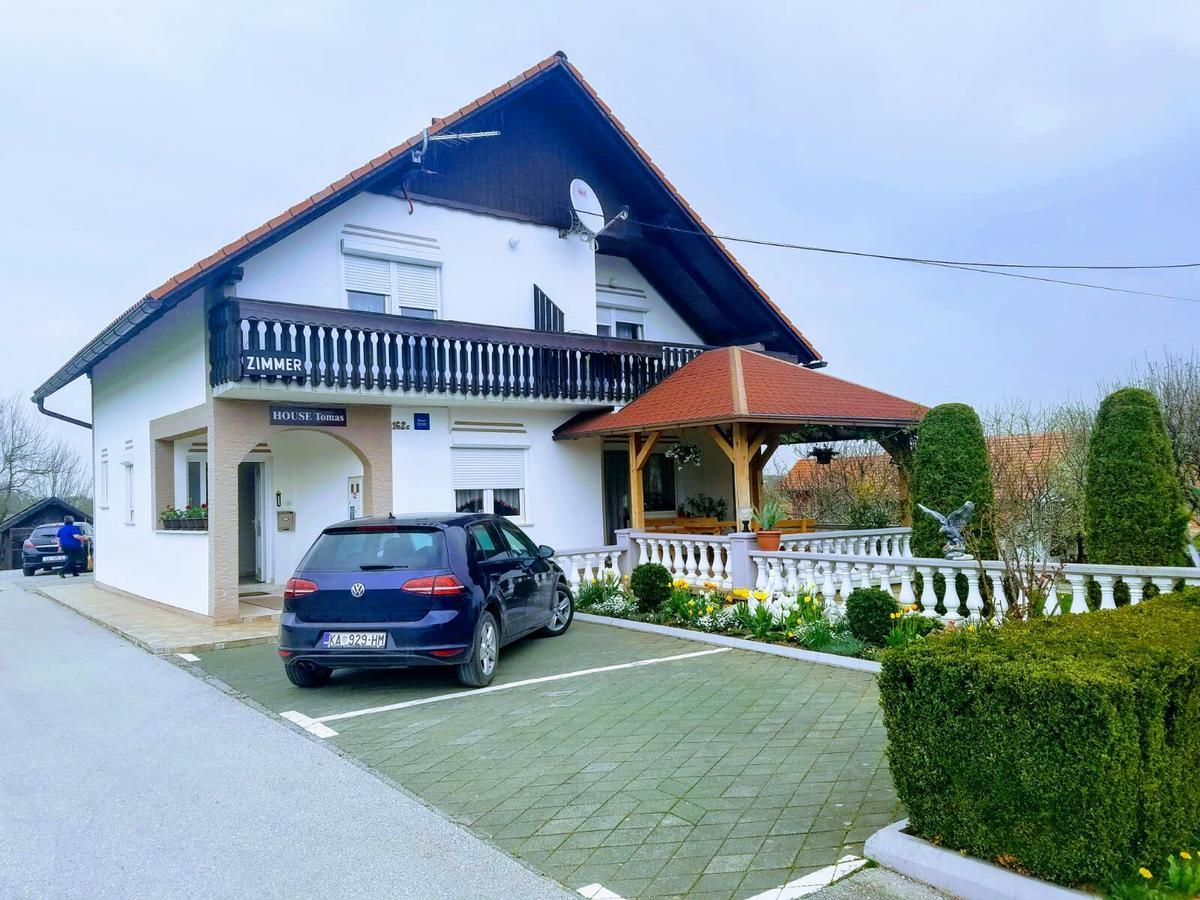 Guesthouse Tomas Catrnja Exterior photo